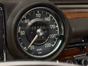 Imagen 39/50 de Mercedes-Benz 280 SE (1970)