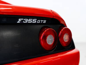 Image 27/54 de Ferrari F 355 GTS (1995)