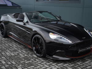 Image 11/50 of Aston Martin Vanquish S Volante (2018)