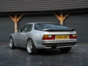Immagine 9/50 di Porsche 944 Turbo (1990)