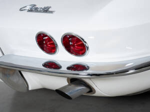 Image 23/28 de Chevrolet Corvette Sting Ray Convertible (1964)