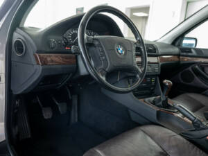 Imagen 16/21 de BMW 528i (1996)