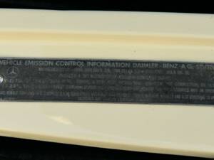 Image 33/50 of Mercedes-Benz 280 SE 3,5 (1971)