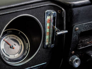 Image 41/50 of Chevrolet Corvair Monza Convertible (1966)
