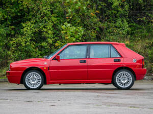 Image 5/50 of Lancia Delta HF Integrale Evoluzione II (1993)