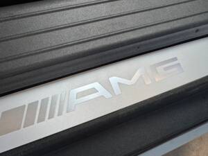 Image 27/33 of Mercedes-Benz SL 55 AMG (2002)