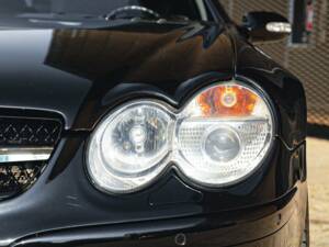 Imagen 17/50 de Mercedes-Benz SL 55 AMG (2002)