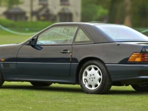 Image 21/50 of Mercedes-Benz SL 500 (1995)