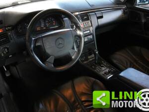 Immagine 10/10 di Mercedes-Benz E 55 AMG (1998)