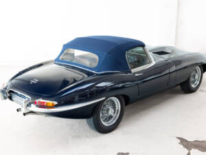 Image 48/48 de Jaguar E-Type (1967)