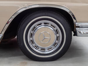 Imagen 19/90 de Mercedes-Benz 250 SE (1966)