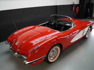 Image 4/50 of Chevrolet Corvette (1958)