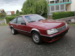 Bild 1/5 von Opel Monza 2,5 (1983)
