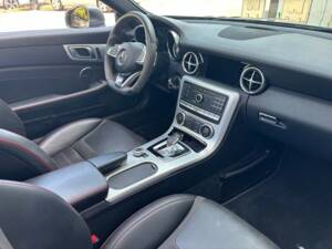 Image 9/20 de Mercedes-Benz SLC 300 (2016)