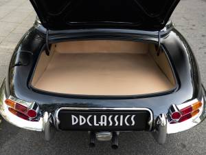 Immagine 22/26 di Jaguar E-Type 3.8 Flat Floor (1961)