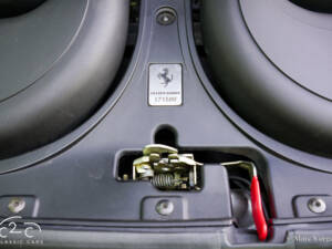 Image 24/85 de Ferrari California (2010)