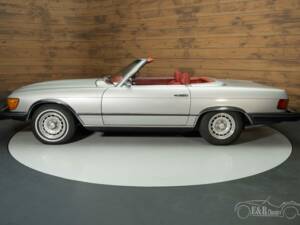 Image 2/7 of Mercedes-Benz 450 SL (1975)