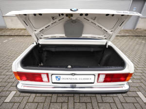 Bild 25/87 von BMW 320i (1989)