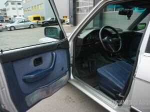 Image 32/59 of BMW 528i (1982)