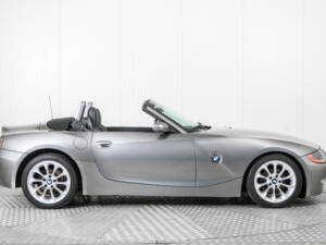 Image 10/50 de BMW Z4 2.2i (2004)