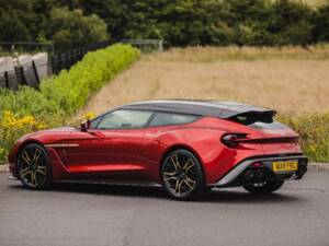 Image 13/48 of Aston Martin Vanquish Zagato Shooting Brake (2019)