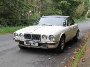 Image 3/14 of Daimler Sovereign 4.2 (1977)