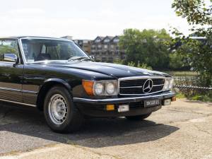 Afbeelding 9/36 van Mercedes-Benz 380 SLC (1981)