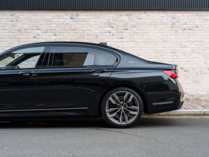 Image 11/36 of BMW M760Li xDrive (2019)