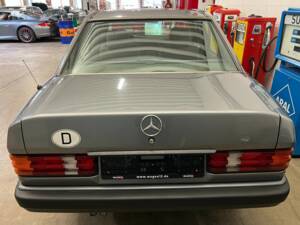 Image 20/22 of Mercedes-Benz 190 E 2.3 (1992)