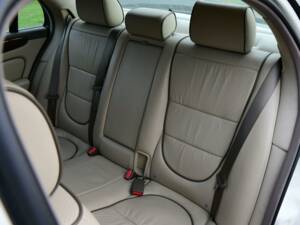 Image 39/50 of Jaguar XJ 8 4.2 (2008)