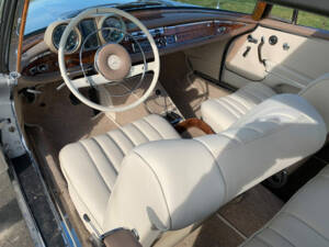 Bild 5/6 von Mercedes-Benz 220 SE b (1962)