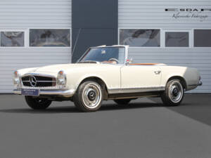 Image 2/24 of Mercedes-Benz 230 SL (1964)