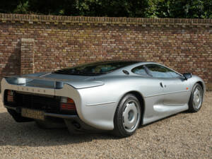 Bild 35/50 von Jaguar XJ 220 (1994)