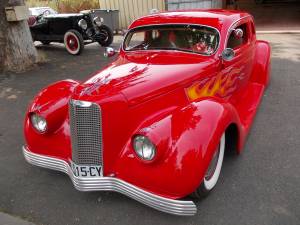Image 18/43 of Ford V8 Coupe 5Window (1936)