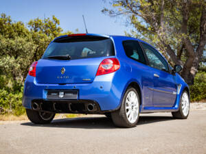 Image 34/40 of Renault Clio Gordini R.S. (2012)