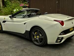 Bild 11/50 von Ferrari California (2010)