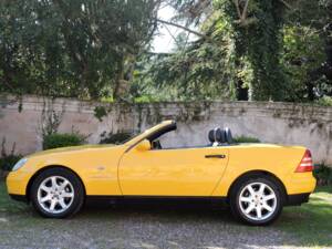 Image 2/16 of Mercedes-Benz SLK 200 Kompressor (1997)