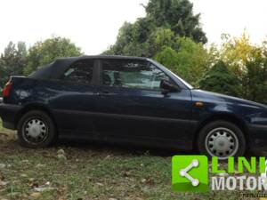Imagen 10/10 de Volkswagen Golf III Cabrio 1.6 (1996)