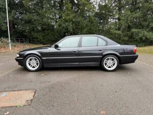 Image 15/50 de BMW 735i (2001)