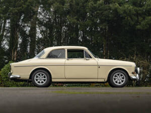 Image 17/50 of Volvo P 123 GT (1968)