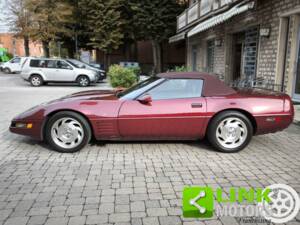 Image 9/10 of Chevrolet Corvette Convertible (1993)