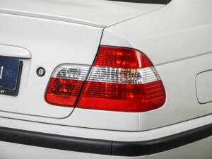 Image 31/50 of BMW 330xi (2002)