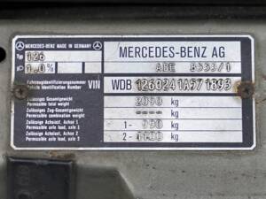 Image 21/23 of Mercedes-Benz 300 SE (1990)