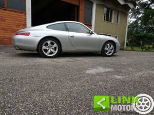 Bild 6/10 von Porsche 911 Carrera 4 (2000)