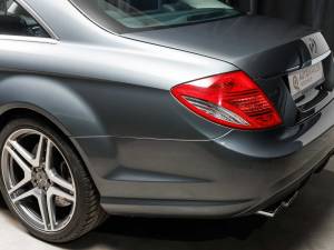 Image 28/32 of Mercedes-Benz CL 63 AMG (2007)