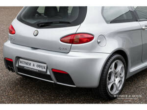 Image 13/31 of Alfa Romeo 147 3.2 GTA (2003)