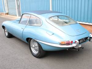 Image 8/14 of Jaguar Type E 4.2 (1965)