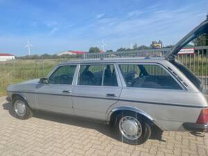 Image 6/19 de Mercedes-Benz 230 TE (1981)