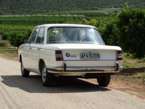 Image 3/6 of BMW 1500 (1963)
