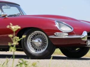 Image 17/50 de Jaguar Type E 3.8 (1964)